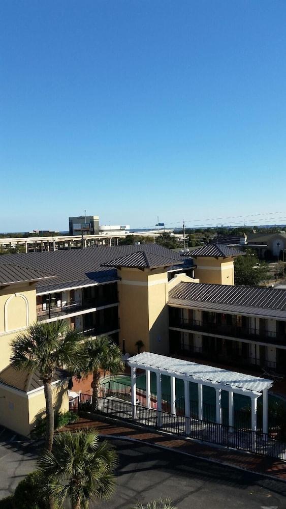 Days Inn By Wyndham Pensacola - Historic Downtown Extérieur photo