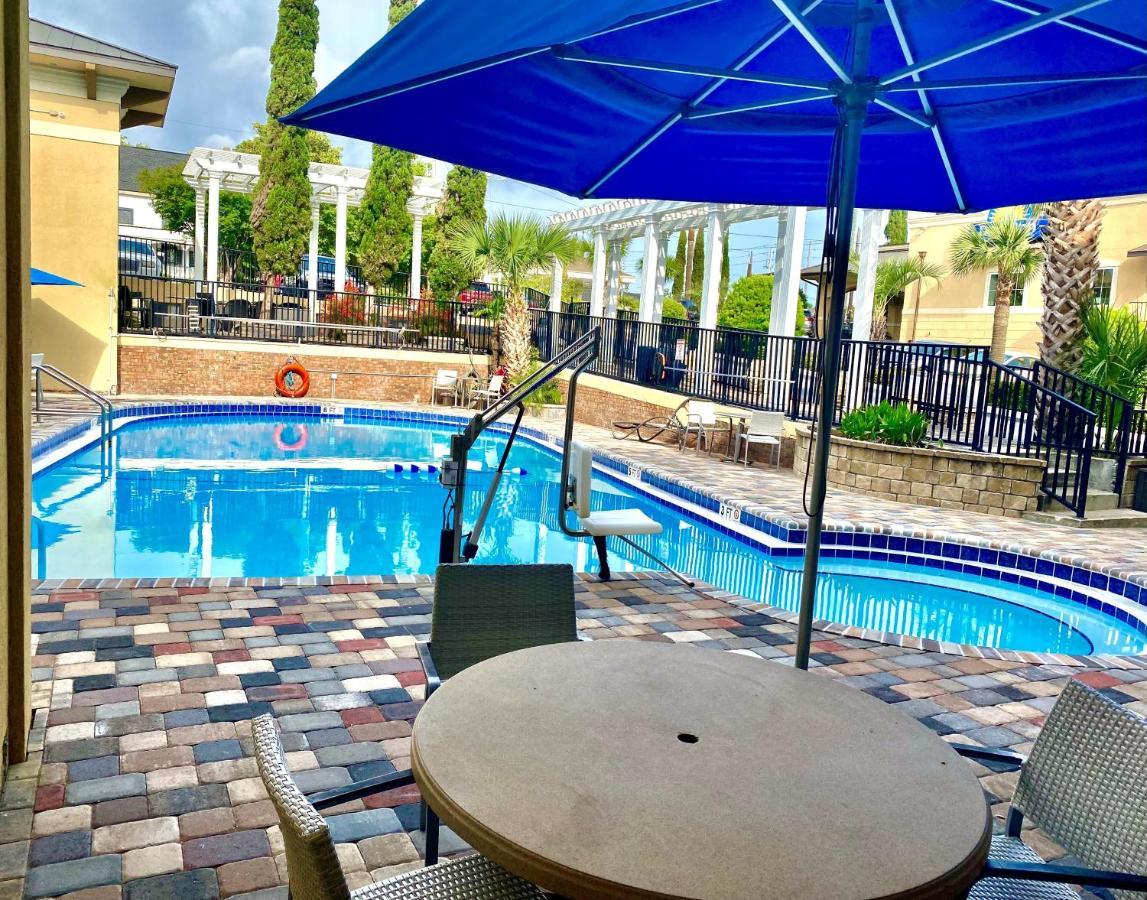 Days Inn By Wyndham Pensacola - Historic Downtown Extérieur photo