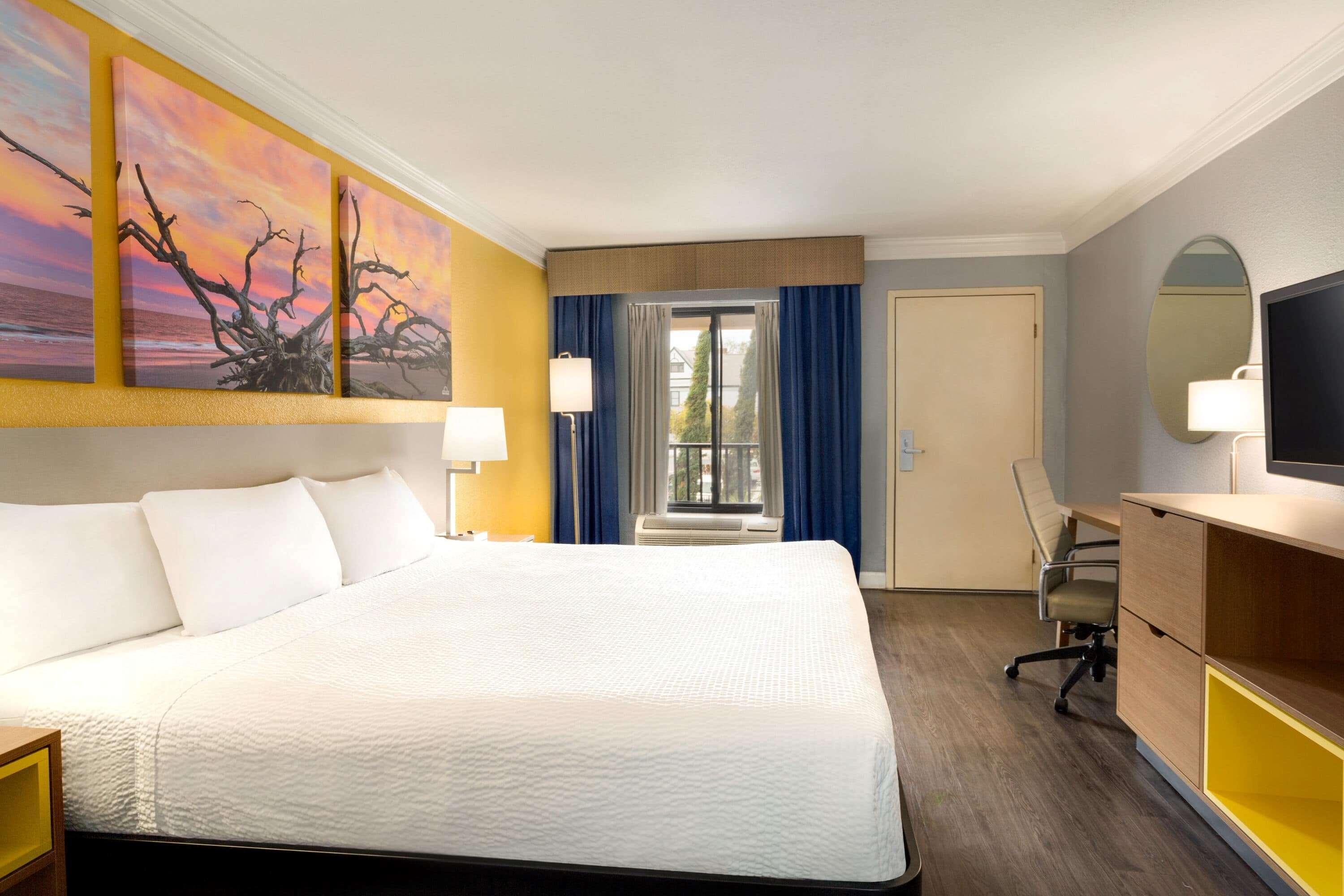 Days Inn By Wyndham Pensacola - Historic Downtown Extérieur photo