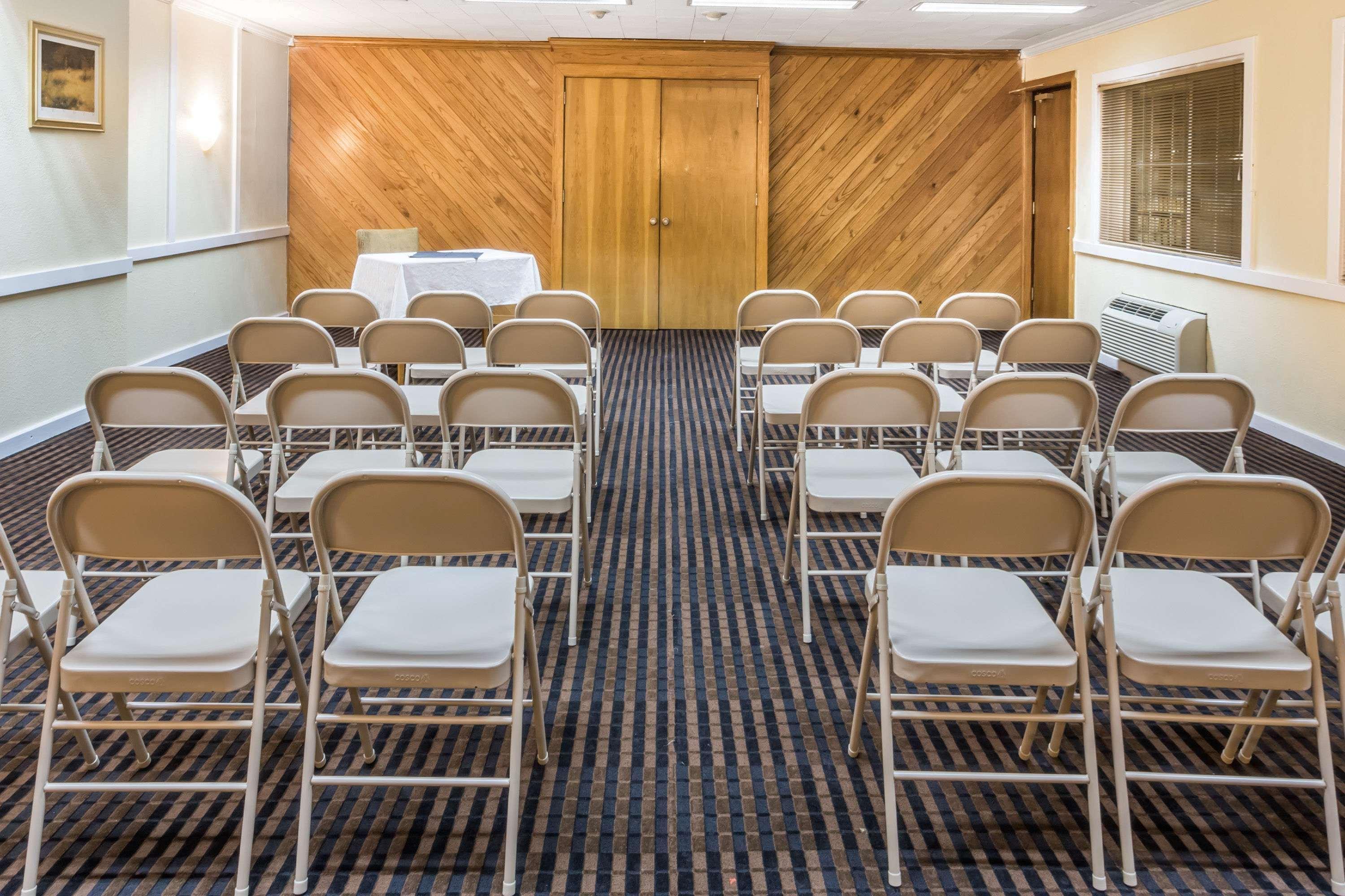 Days Inn By Wyndham Pensacola - Historic Downtown Extérieur photo