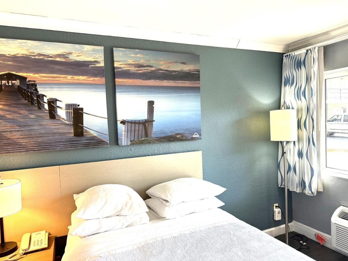 Days Inn By Wyndham Pensacola - Historic Downtown Extérieur photo
