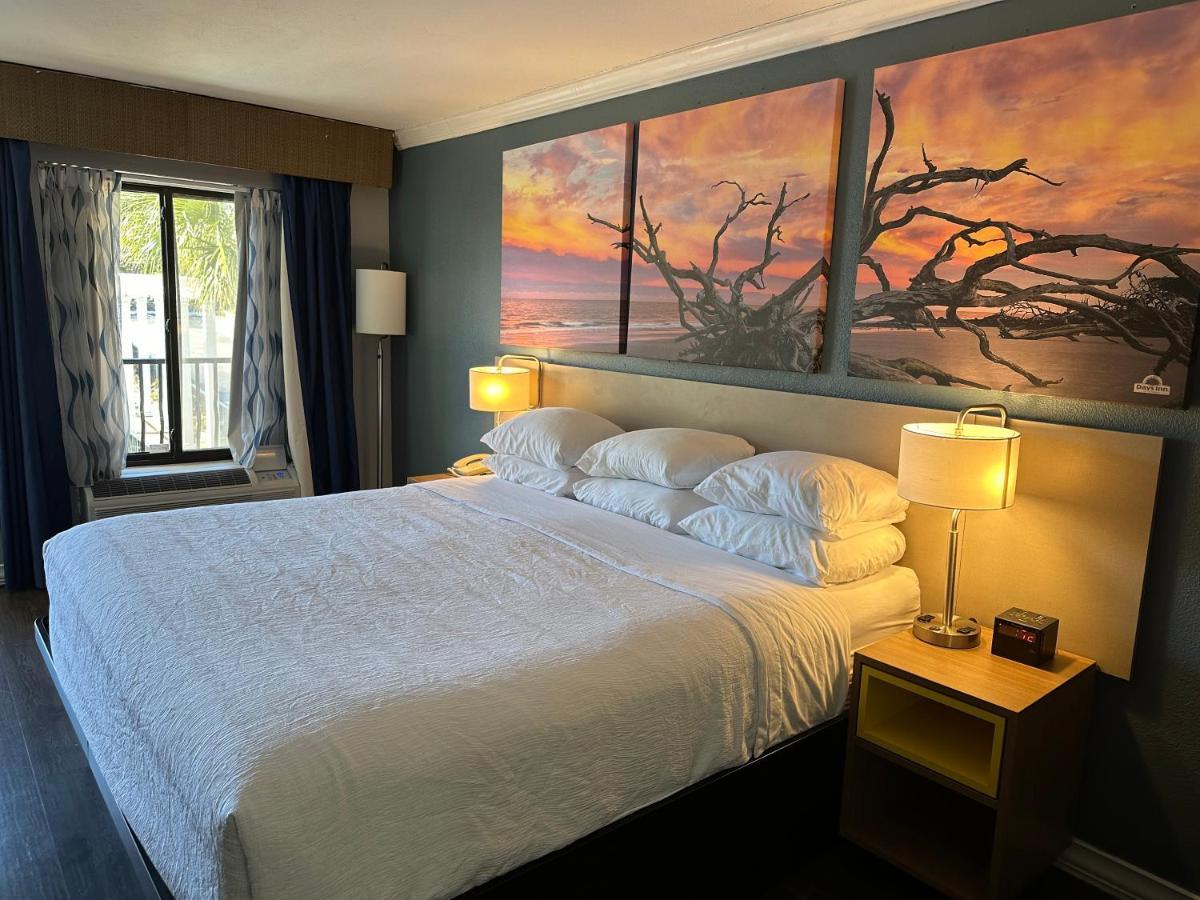 Days Inn By Wyndham Pensacola - Historic Downtown Extérieur photo